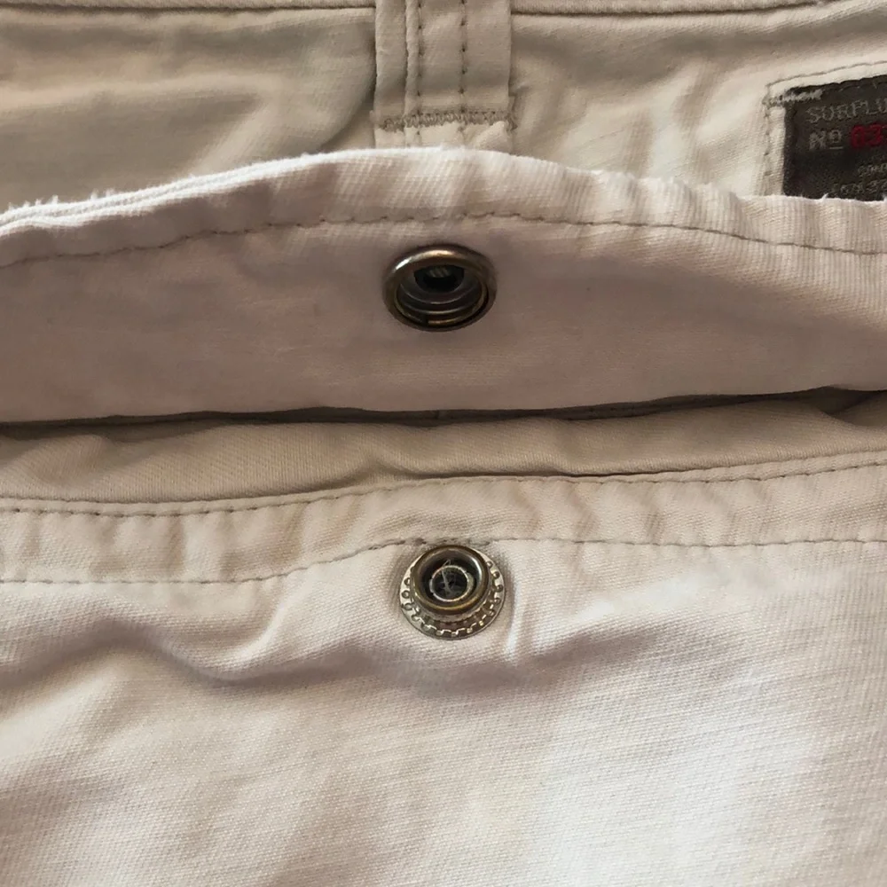 Old Navy Surplus Cargo Shorts in Light Khaki Size 32 Men’s